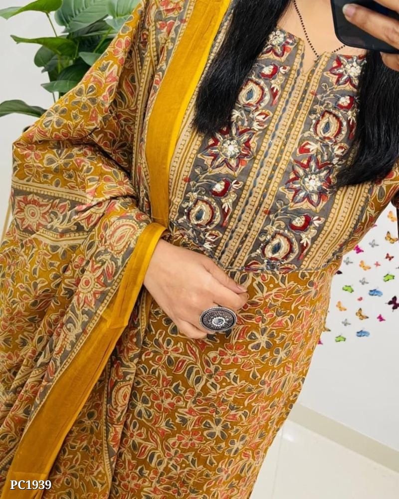 Embroidery Cotton Three Piece Suit - Image 2
