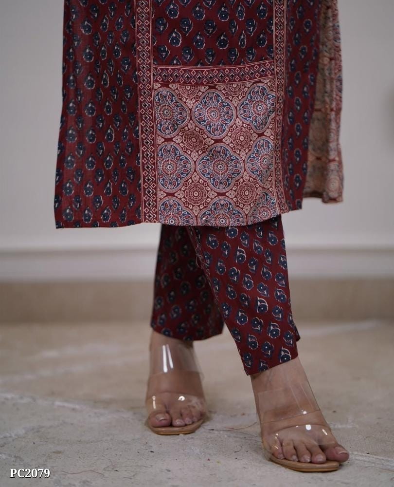 Cotton Three Piece Suit - Image 3